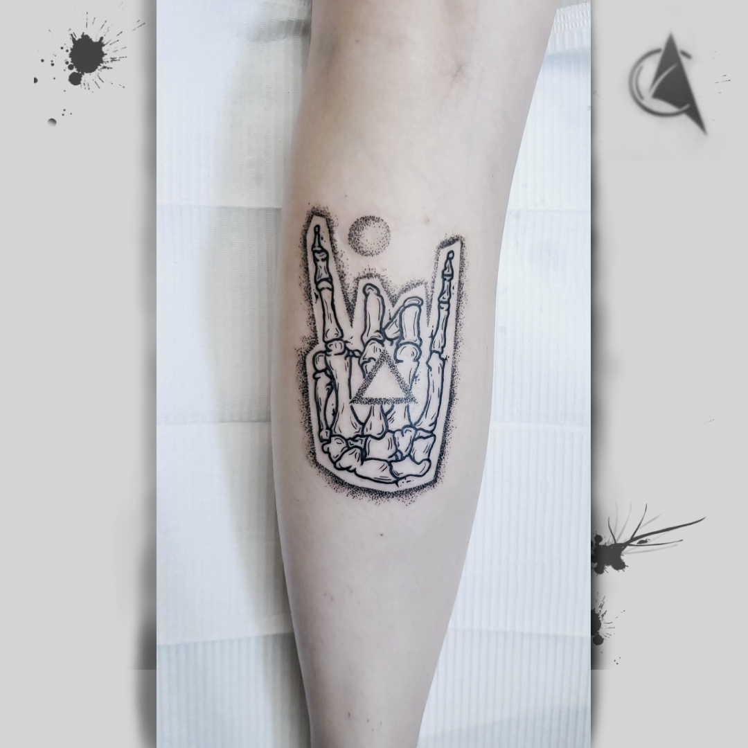 black tattoo, black art, tattoo, tatouage, black lines, studio tentation